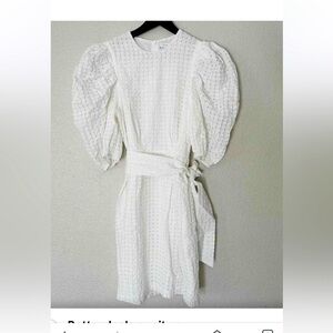 White hunter bell dress with belt